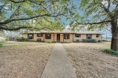 100 Delmore Dr, Hillsboro, TX 76645