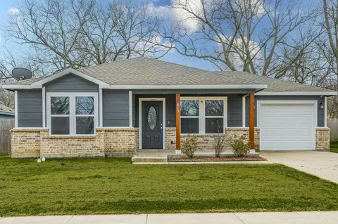 813 Jones St, Greenville, TX 75401