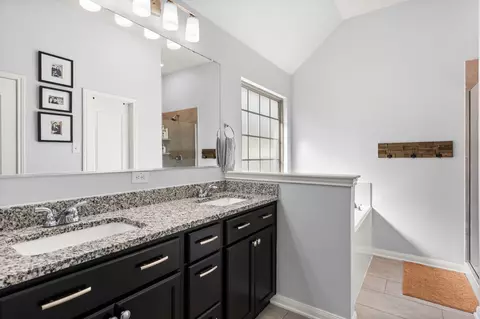Bath - 10237 Omni Dr, Waco, TX 76708 photo 2 of 3