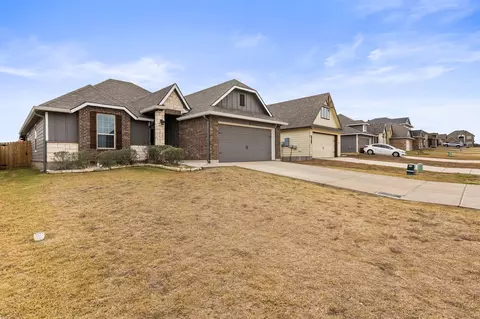 Exterior - 10237 Omni Dr, Waco, TX 76708 photo 4 of 8