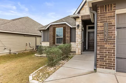 Exterior - 10237 Omni Dr, Waco, TX 76708 photo 5 of 8
