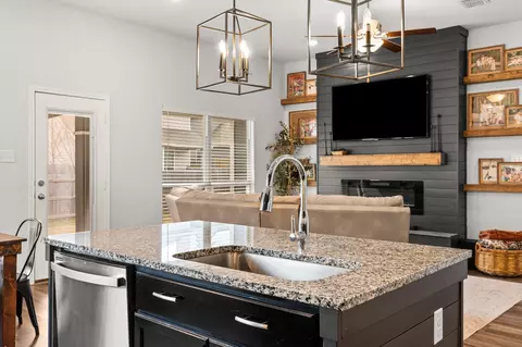 Kitchen - 10237 Omni Dr, Waco, TX 76708 photo 4 of 7