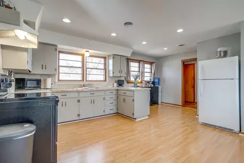 Kitchen - 809 Euclid St, Cleburne, TX 76033 photo 3 of 3