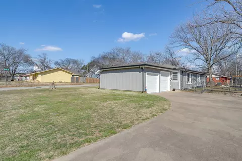 Exterior - 809 Euclid St, Cleburne, TX 76033 photo 6 of 6