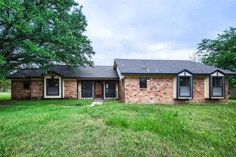 8251 Slippery Creek Ct, Red Oak, TX 75154