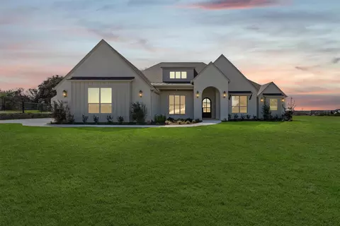 3001 Southern Rise Ct, Granbury, TX 76049