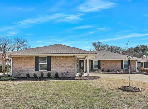 2130 Southmoor Dr, Carrollton, TX 75006
