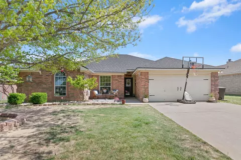 250 Wellington Trl, Weatherford, TX 76085