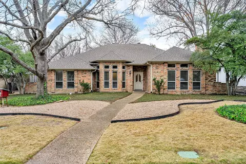 9009 Windy Crest Dr, Dallas, TX 75243