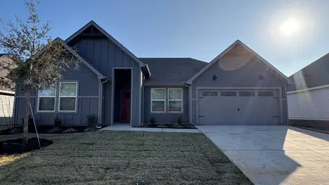 4131 Cornerstone Cir, Granbury, TX 76048