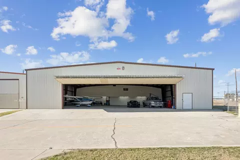 930 Aviator Dr, Fort Worth, TX 76179