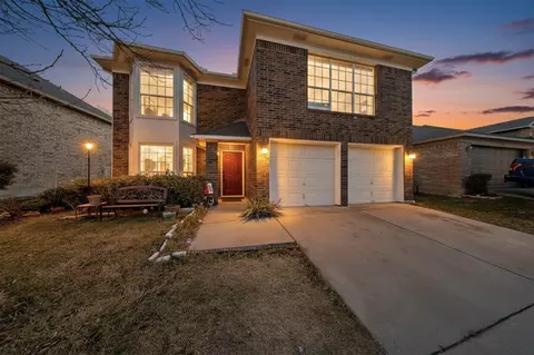 1113 Highland Station Dr, Saginaw, TX 76131