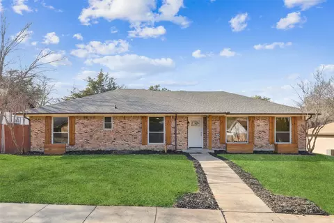 133 N Crestwood Blvd, Desoto, TX 75115