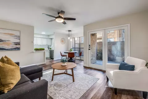 2100 Rainbow Dr #4111, Arlington, TX 76011