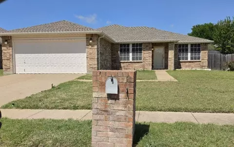 1428 Erin Dr, Burleson, TX 76028