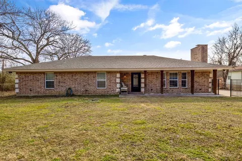 2002 W Bear Creek Rd, Cedar Hill, TX 75104