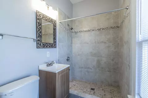 Bath - 609 Herring Ave, Waco, TX 76708 photo 1 of 3