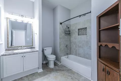Bath - 609 Herring Ave, Waco, TX 76708 photo 3 of 3