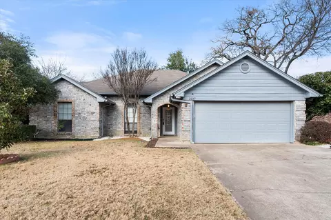 2137 Chapel Downs Dr, Arlington, TX 76017