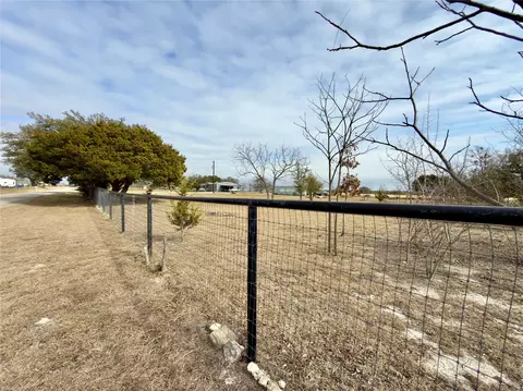 752 Memory Ln, Evant, TX 76525 photo 4
