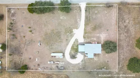 752 Memory Ln, Evant, TX 76525 photo 3