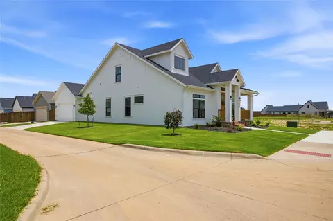Exterior - 313 Dylan Way, Midlothian, TX 76065 photo 4 of 5