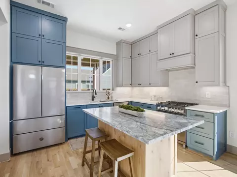 Kitchen - 313 Dylan Way, Midlothian, TX 76065 photo 2 of 3