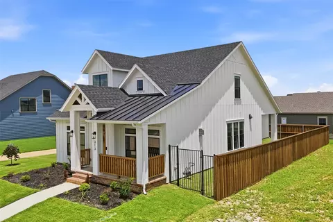 Exterior - 313 Dylan Way, Midlothian, TX 76065 photo 2 of 5