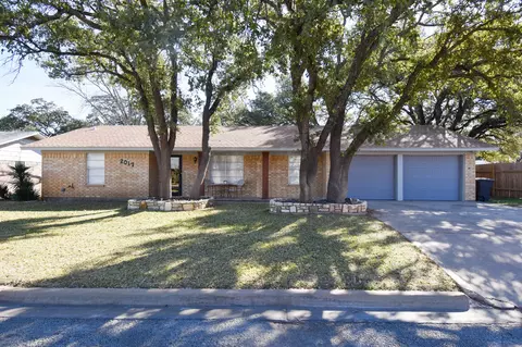 2017 S High St, Brady, TX 76825