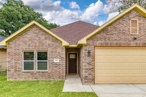 2621 Canton Dr, Fort Worth, TX 76112