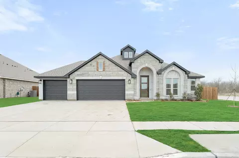 909 Willowbanks Dr, Nevada, TX 75173