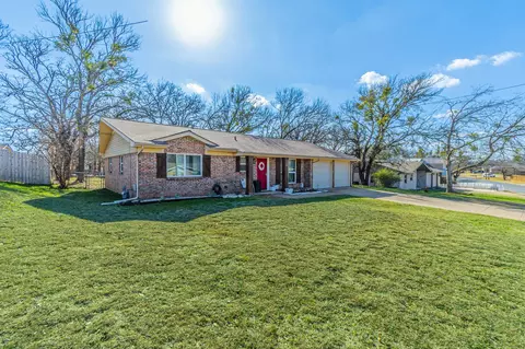 708 N Stewart St, Azle, TX 76020