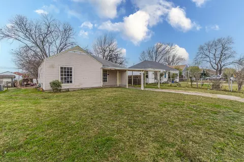 1205 Oak St, Grand Prairie, TX 75050