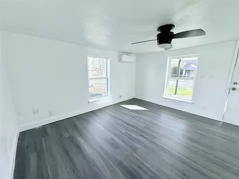 625 E Acheson St, Denison, TX 75021 photo 8