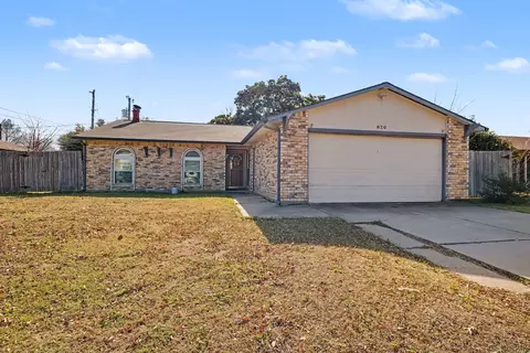 820 Levelland Dr, Arlington, TX 76017