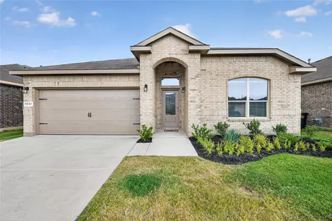 1921 Cherokee Ln, Cleburne, TX 76033