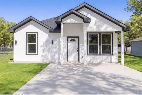 120 Red Bird Ln, Mabank, TX 75156