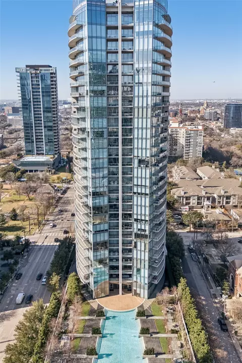 2900 Mckinnon St #303, Dallas, TX 75201
