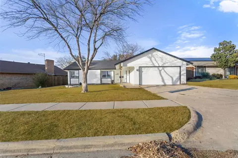 2023 Deerfield Dr, Carrollton, TX 75007