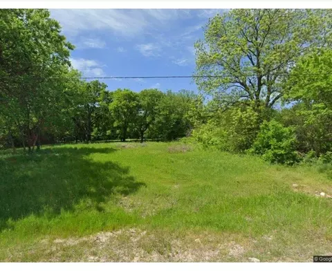 404 Howell St, Saint Jo, TX 76265