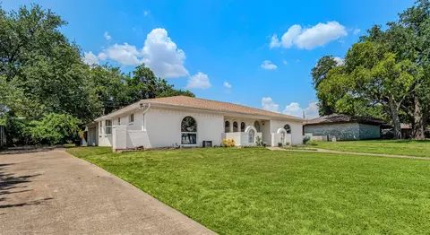 3605 Spring Valley Dr, Bedford, TX 76021