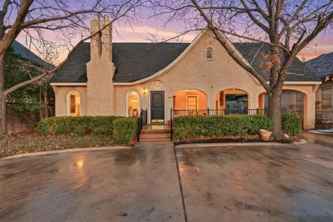 1929 Forest Park Blvd, Fort Worth, TX 76110