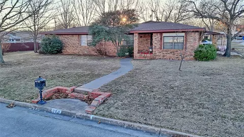 200 Louise St, Nocona, TX 76255
