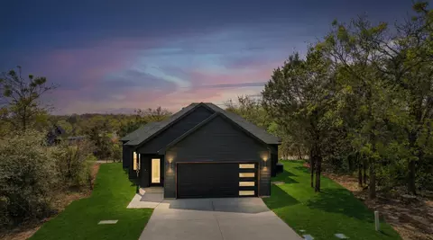 5801 Barkridge Dr, Granbury, TX 76048
