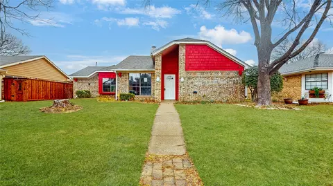 613 Fieldwood Dr, Mesquite, TX 75150