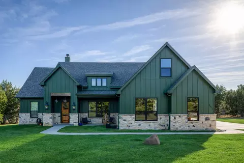 301 Sharla Smelley Rd, Weatherford, TX 76088