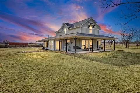 2026 Christian Rd, Ennis, TX 75119