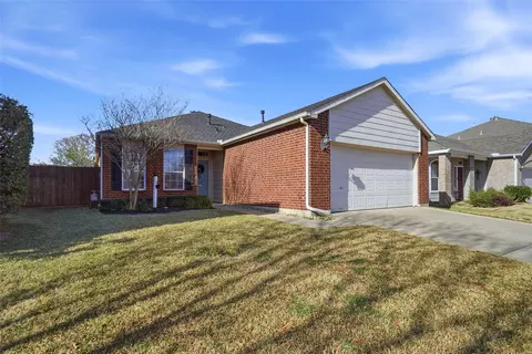 1337 Pine Ridge Rd, Roanoke, TX 76262