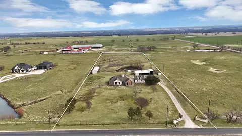 576 Welch School Rd, Collinsville, TX 76233