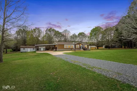 8749 Pinehaven Dr, Keithville, LA 71047